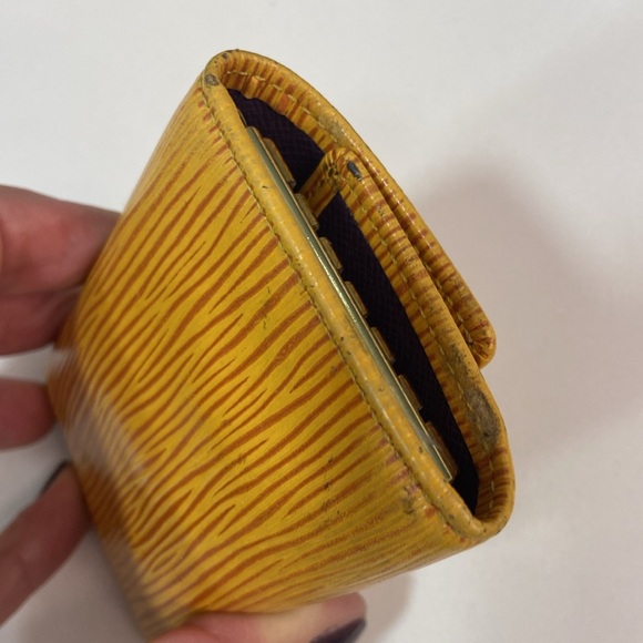 Louis Vuitton Authentic Vintage Yellow Purple Epi 6-Key Holder - Picture 12 of 15